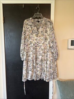 torrid White Floral Tiered Long-Sleeve Dress